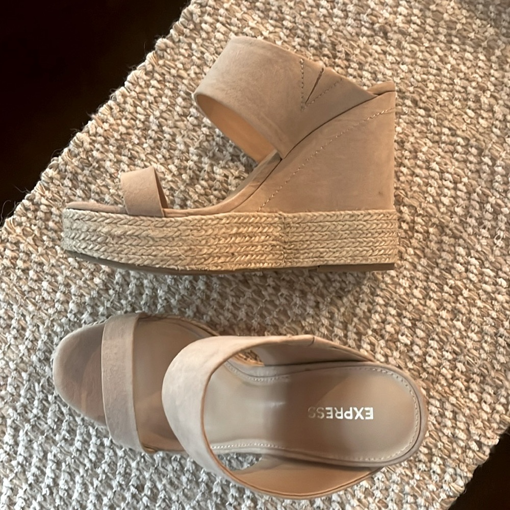 Express wedge sandal size 8